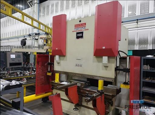 Baykal-APHS-2100x300-330-Ton-x-82-4-Axis-CNC-Press-Brake